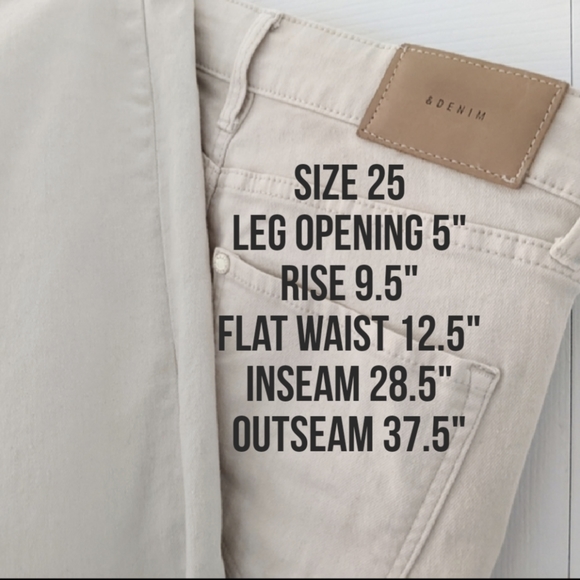Cream Coloured Skinny Jeans. 5 Pocket. 25. Wardrobe Staple! Like New! HP! - Picture 4 of 16